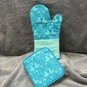 Disney Little Mermaid Kitchen Mitt and Pot Holder Set